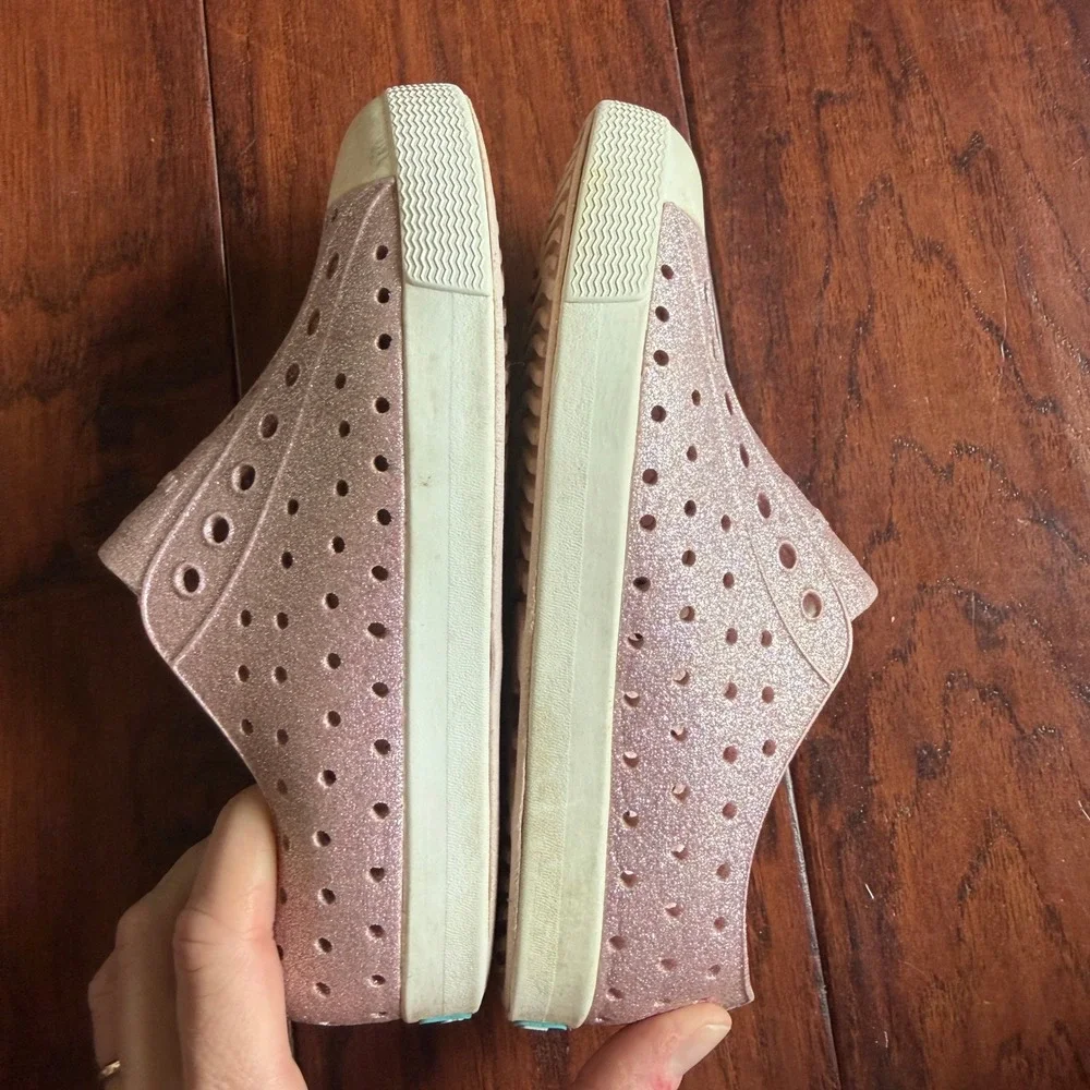 Native Jefferson Slip On Shoes Kids C12 Pink Glitter Sparkly Play Beach READ
